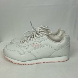 Fila Women's Sneakers in White and Pink 8.5